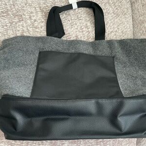 NEW DSW Black and Gray Travel Bag